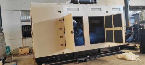 Iniezione di direzione 1000KVA Guangxi Yuchai Silent Speaker Generatore diesel impostato per frequenza 50/60HZ