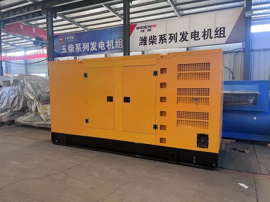 Sistema di raffreddamento ad acqua Generatore diesel Yuchai da 300 kW per potenza di riserva Silent Box